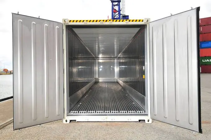 Refrigerated container refrigeration service and maintenance